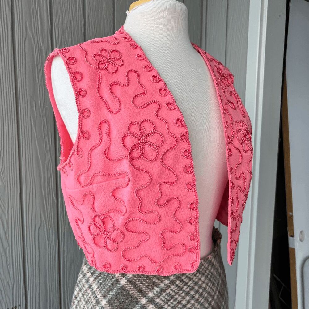 VTG 60s 70s Bubblegum Pink Soutache Trim Cropped Bolero Vest Floral Open Front